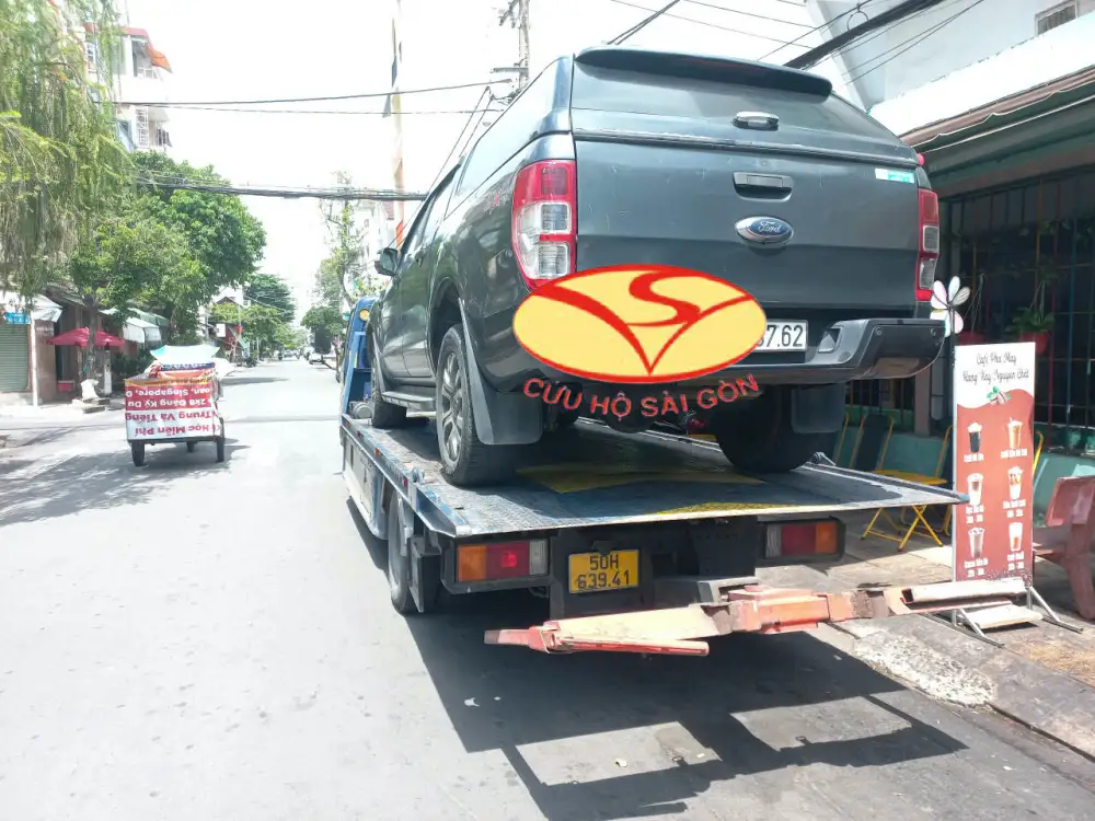 cứu hộ xe bán tải nhanh chóng 24/7 uy tín 