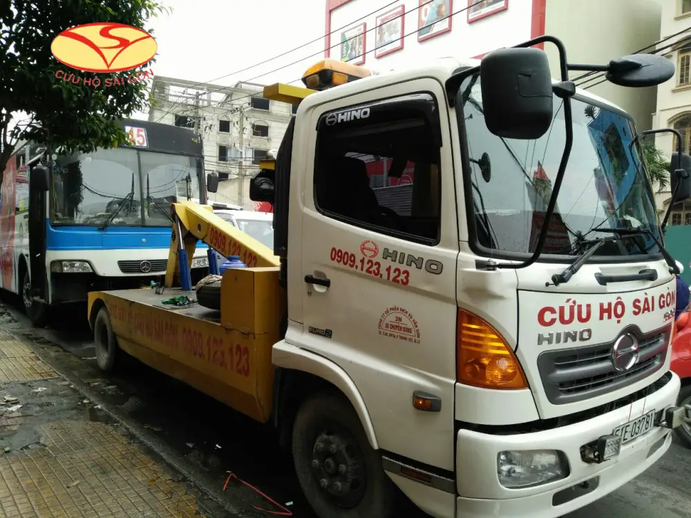 Cứu Hộ Xe Buýt Nhanh Chóng 24/7 – Giải Pháp An Toàn Cho Mọi Sự Cố Trên Đường 4 cứu hộ xe buýt nhanh chóng 24/7